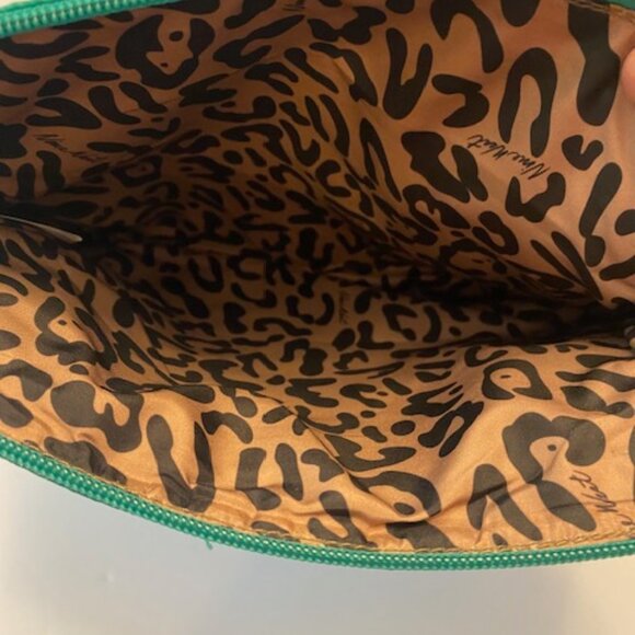 Nine West Green large clutch with zipper closure animal print lining lock charm - Picture 3 of 3